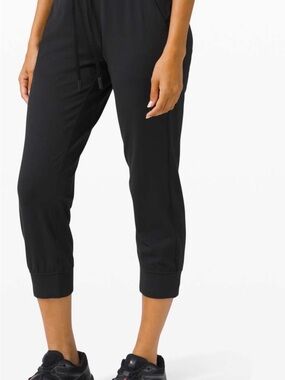 Lululemon Women’s Ready to Rulu cropped/capris joggers Black Drawstring 8